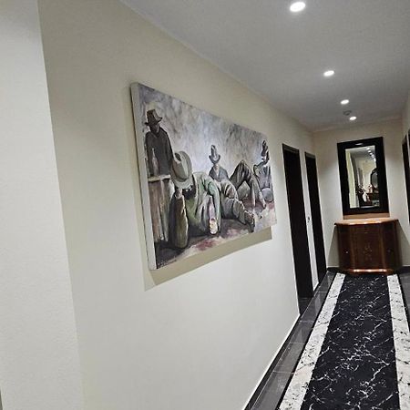 Hotel Pirro Vlorë Exteriör bild