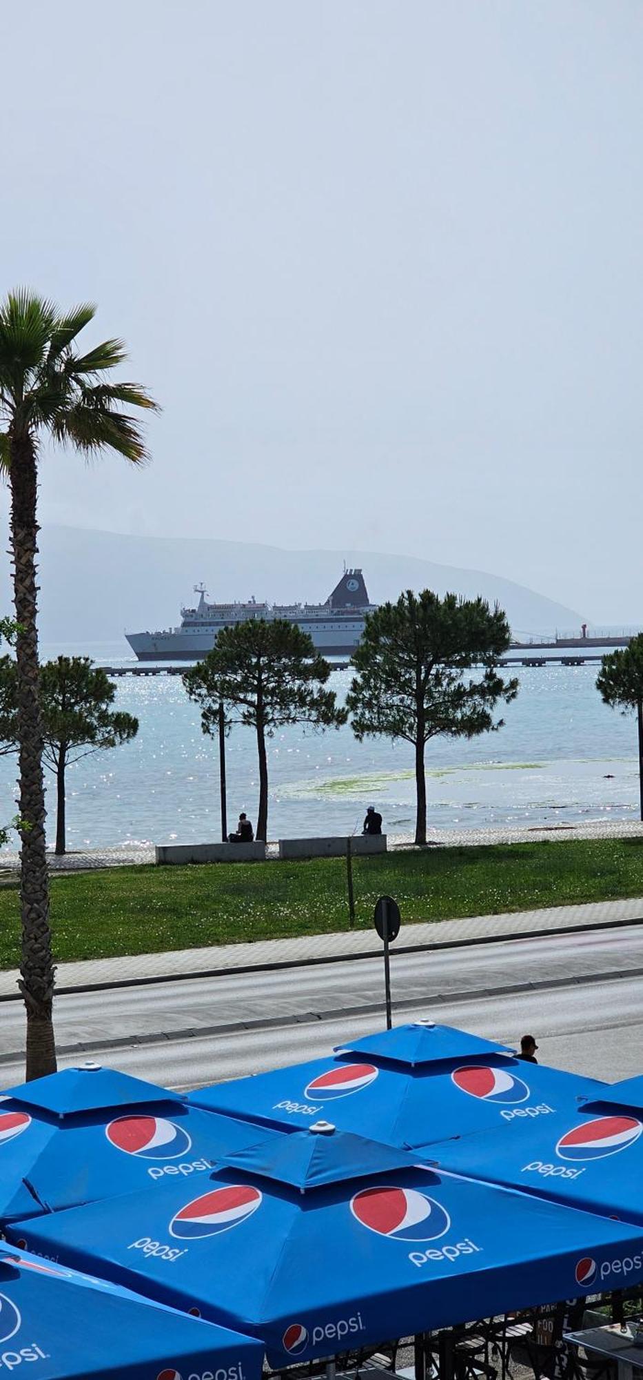 Hotel Pirro Vlorë Rum bild