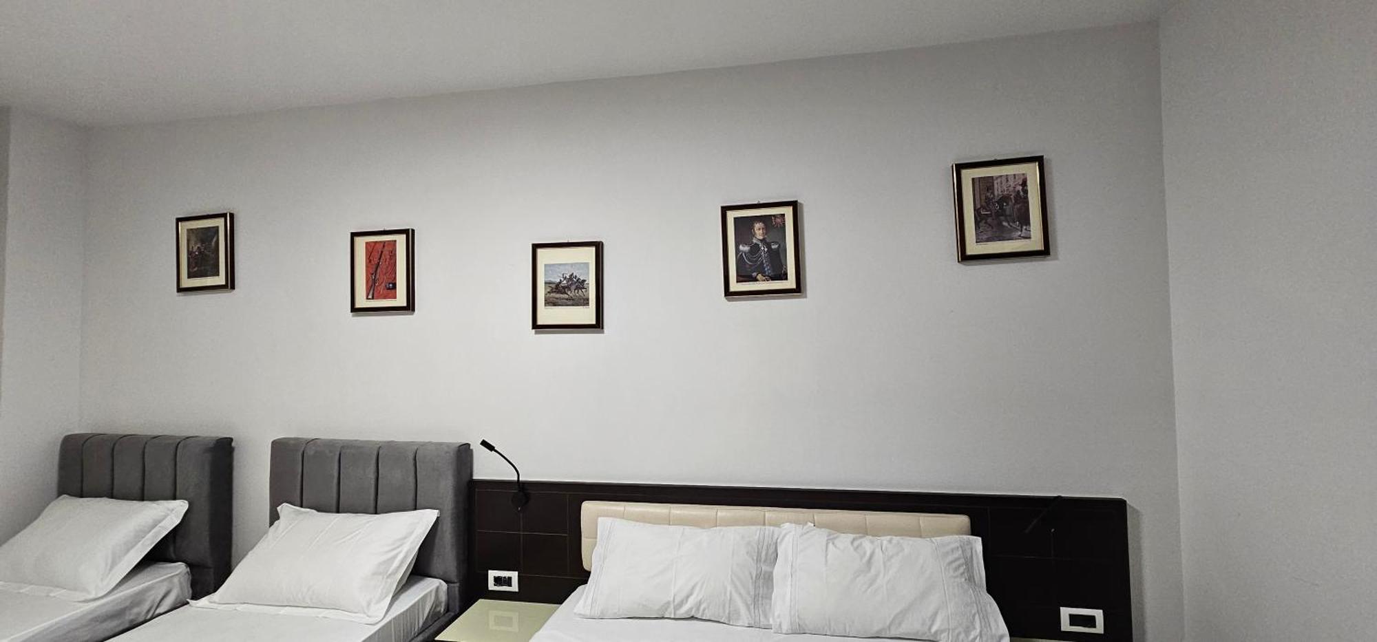 Hotel Pirro Vlorë Rum bild