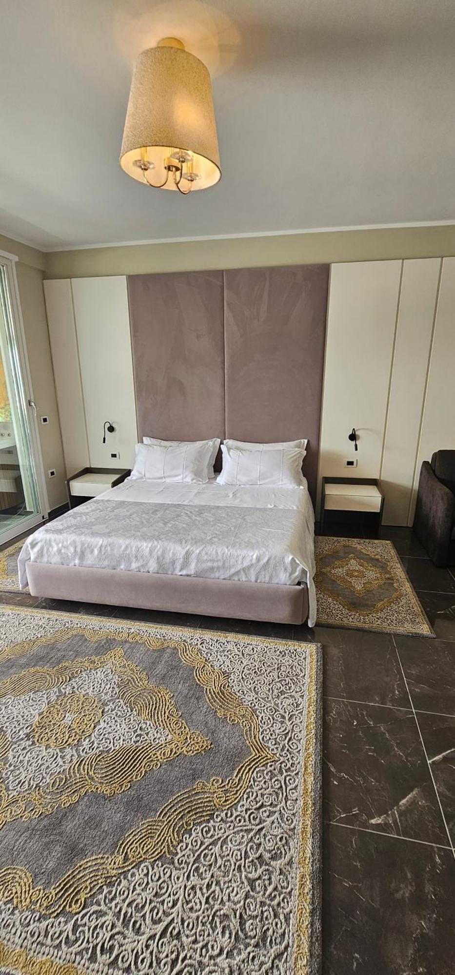 Hotel Pirro Vlorë Rum bild