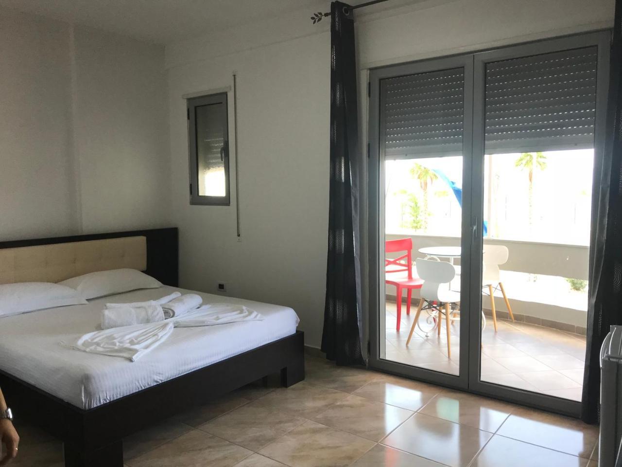 Hotel Pirro Vlorë Exteriör bild
